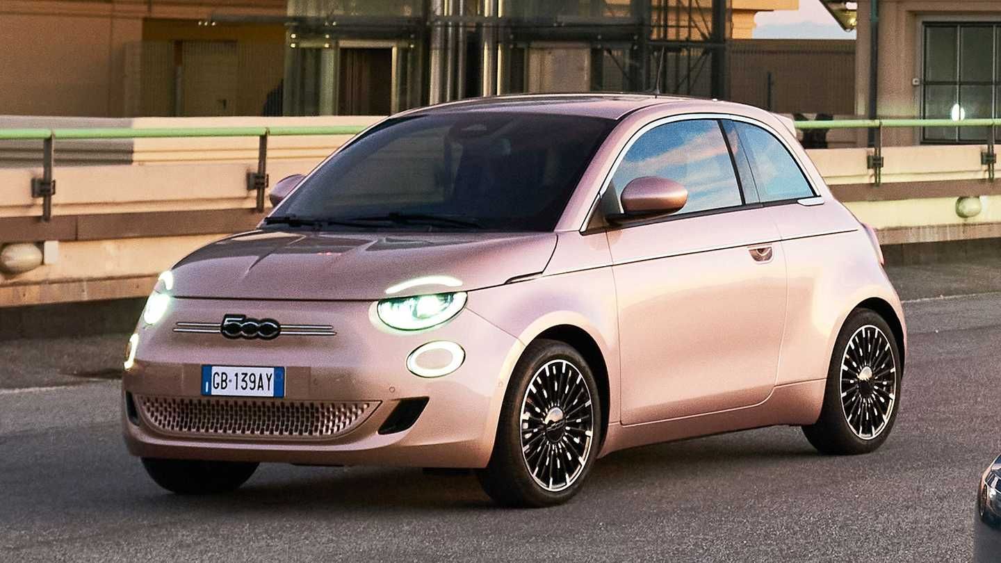 New all-electric Fiat 500 picks up duo of trophies - X-C-C.UK
