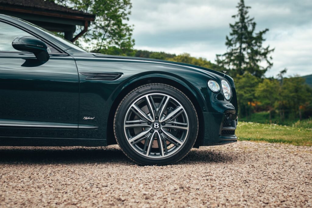  the most environmentally friendly Bentley to date. The introduction of the Flying Spur Hybrid establishes a family of Bentley hybrids for the first time,